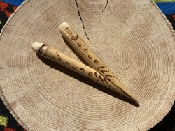 Woodburned kuripe, rapé applicator