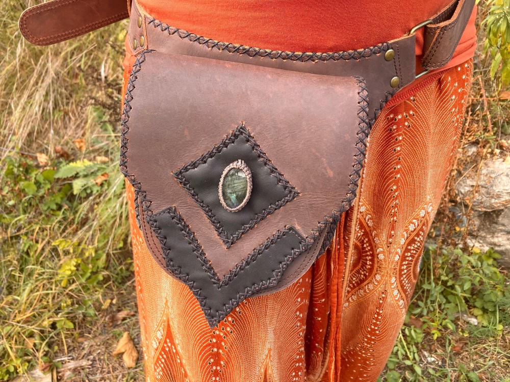 Handmade leather waist bag with labradorite gemstone, diamond arrow style